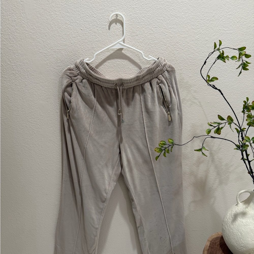 Guess Women's velour tracksuit - Picture 6 of 7